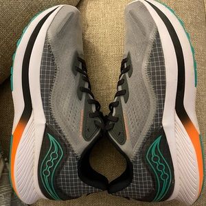 Saucony Endorphin Shift 2